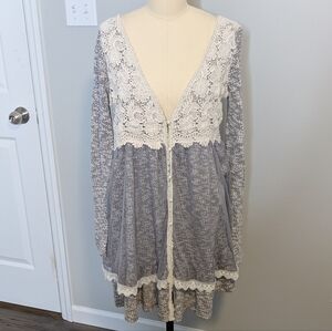 Areve Floral Lace Long Sleeve Vneck Dress Gray Cream Size Large